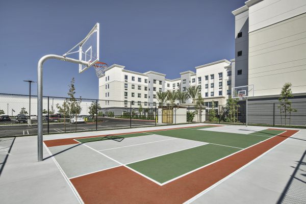 basketball court at staybridge hotel irvine