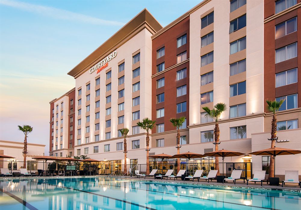 pool at courtyard irvine spectrum