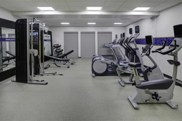 gym at hampton inn and suites