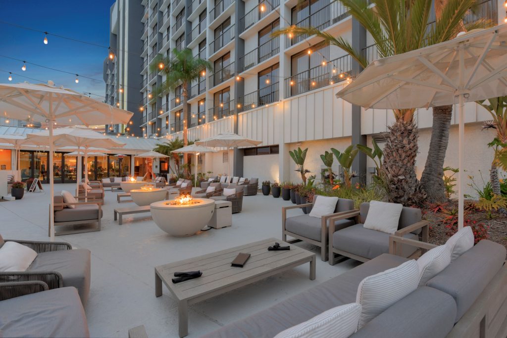 patio at hilton irvine at night