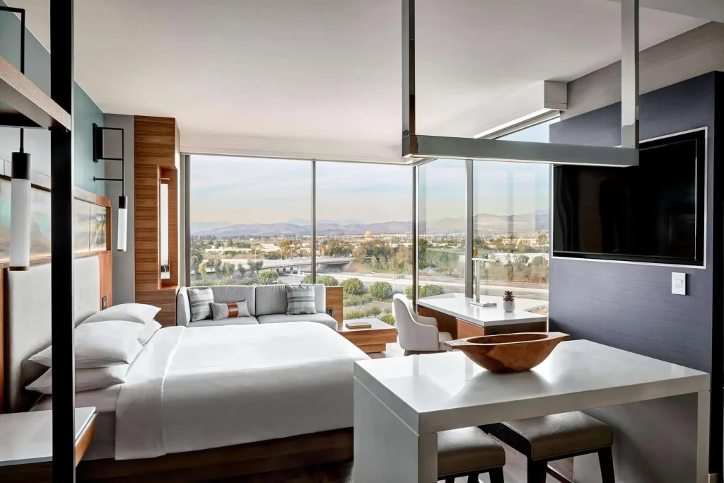 room at marriott irvine spectrum with view of irvine