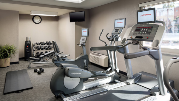 fitness center at courtyard john wayne irvine