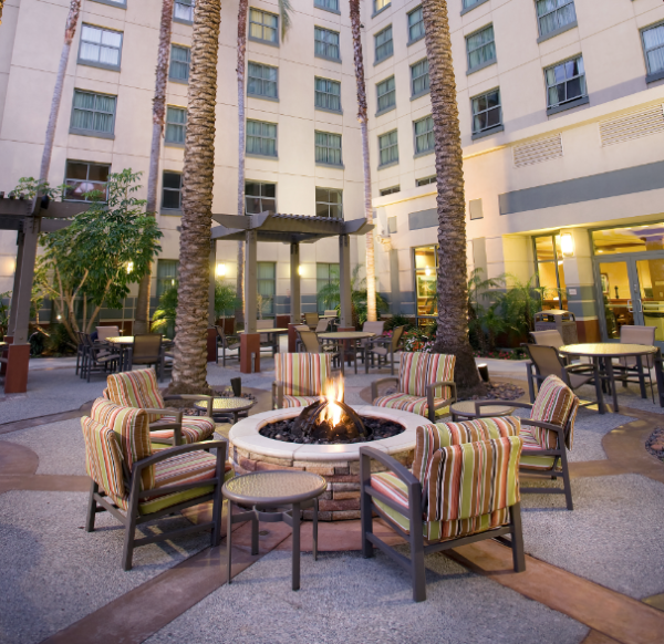 Residence Inn - JWA Patio